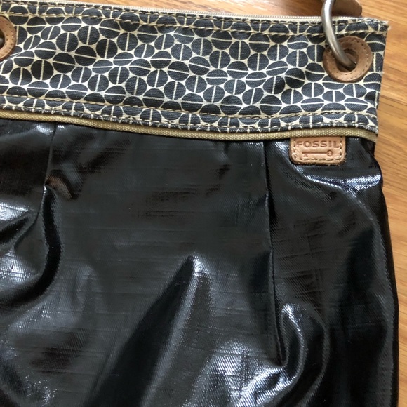 Fossil Crossbody Bag Patent Leather / Coated Canvas - Picture 3 of 9